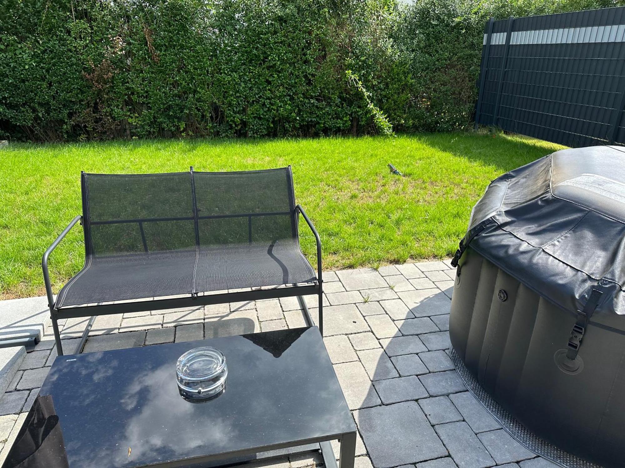 Traumhafte Haushaelfte Mit Kamin, Garten & Whirlpool Appartamento Berlino